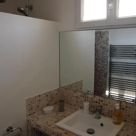 Indigo Apartment *